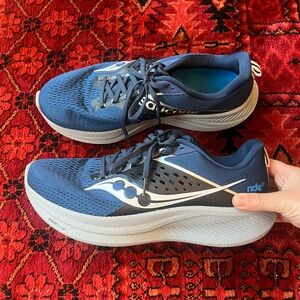 Men’s Saucony running shoes, 11.5